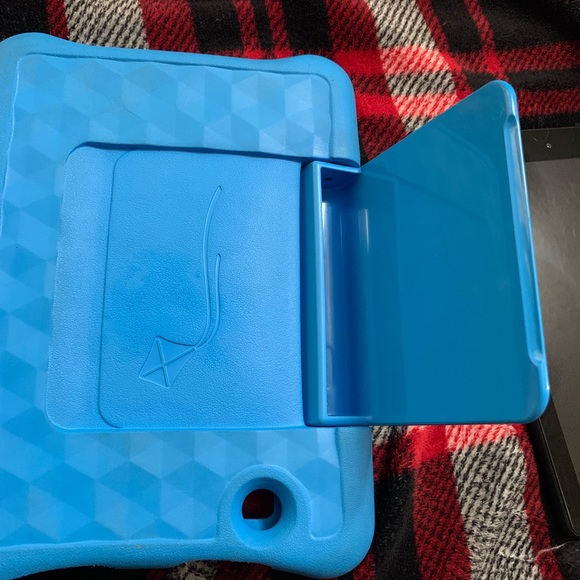 Amazon Fire Kid’s Tablet with Kid Proof Case - Picture 12 of 14